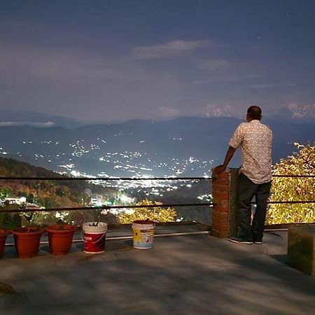 קאוסאני Golden Himalaya Homestay מראה חיצוני תמונה