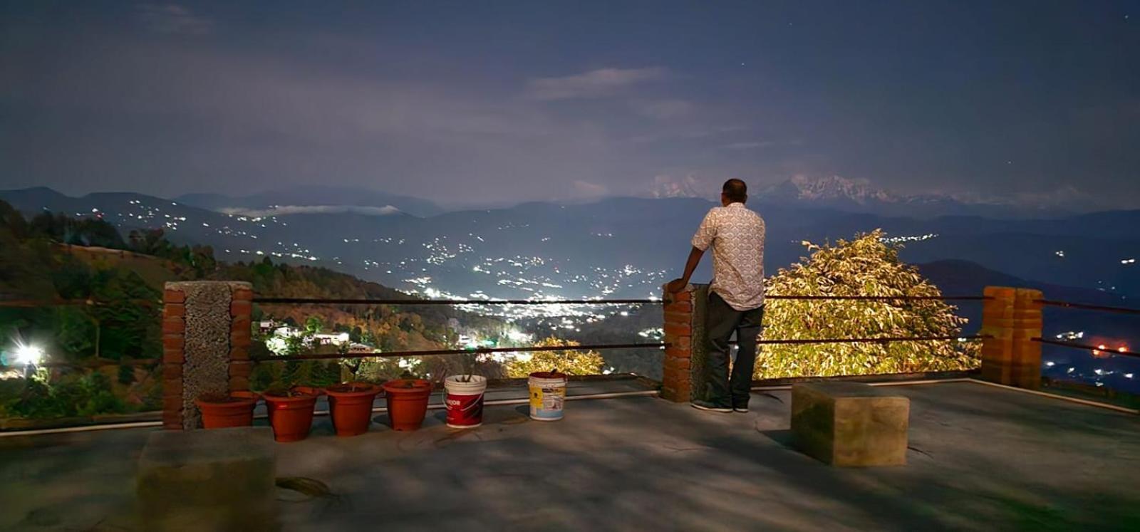 קאוסאני Golden Himalaya Homestay מראה חיצוני תמונה