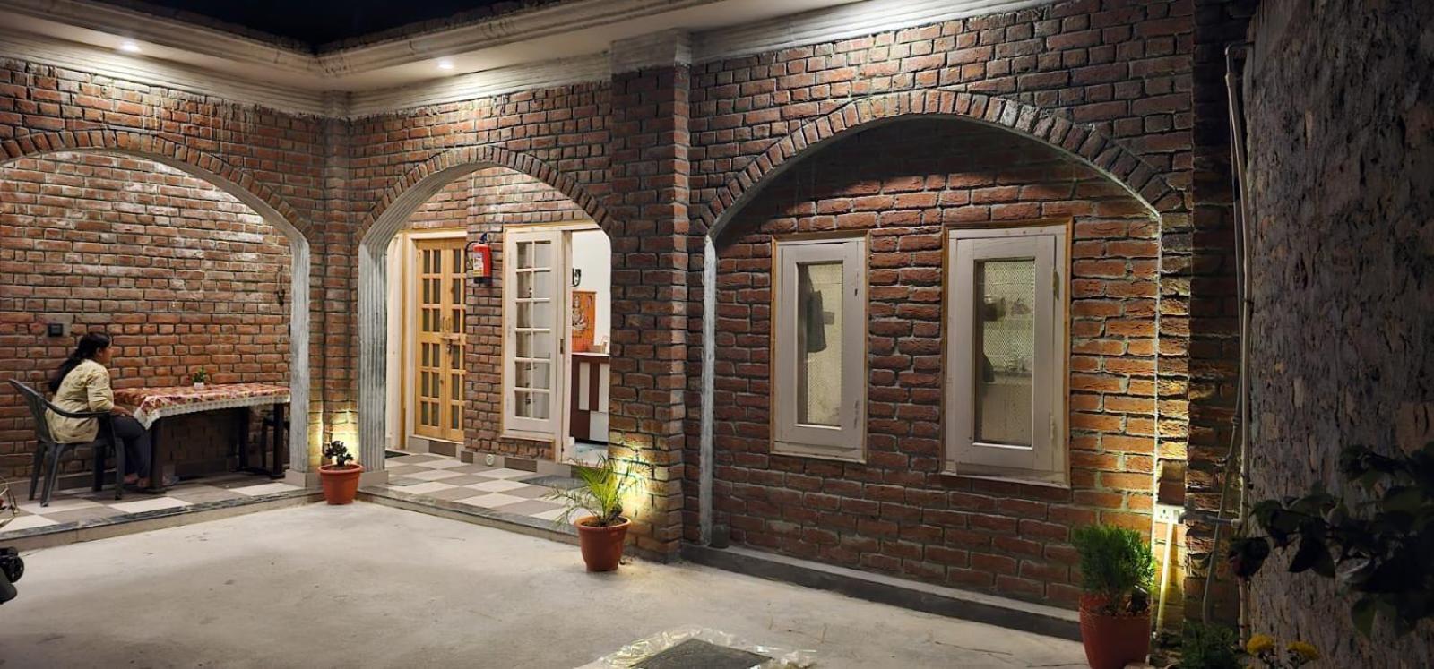 קאוסאני Golden Himalaya Homestay מראה חיצוני תמונה