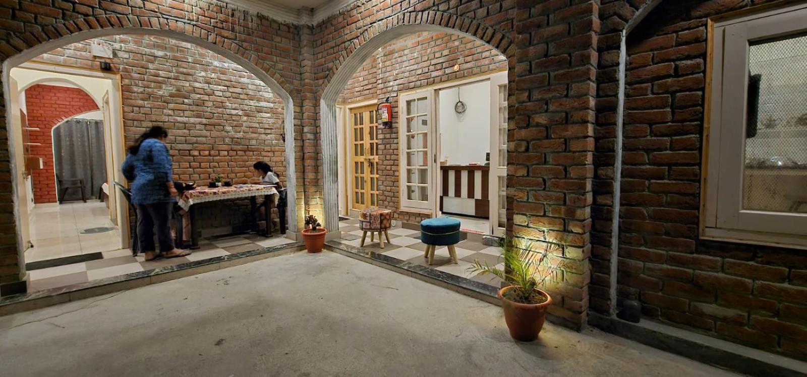 קאוסאני Golden Himalaya Homestay מראה חיצוני תמונה
