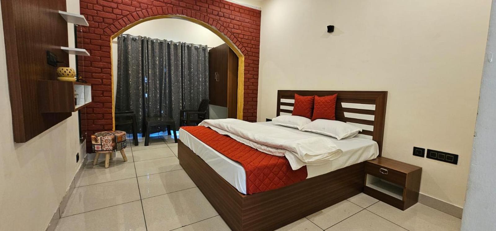 קאוסאני Golden Himalaya Homestay מראה חיצוני תמונה
